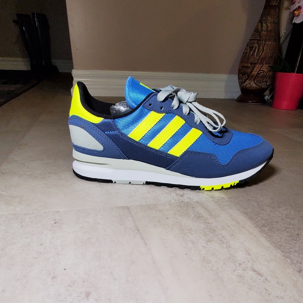 Adidas Originals Lowertree,Unisex Men Size 9